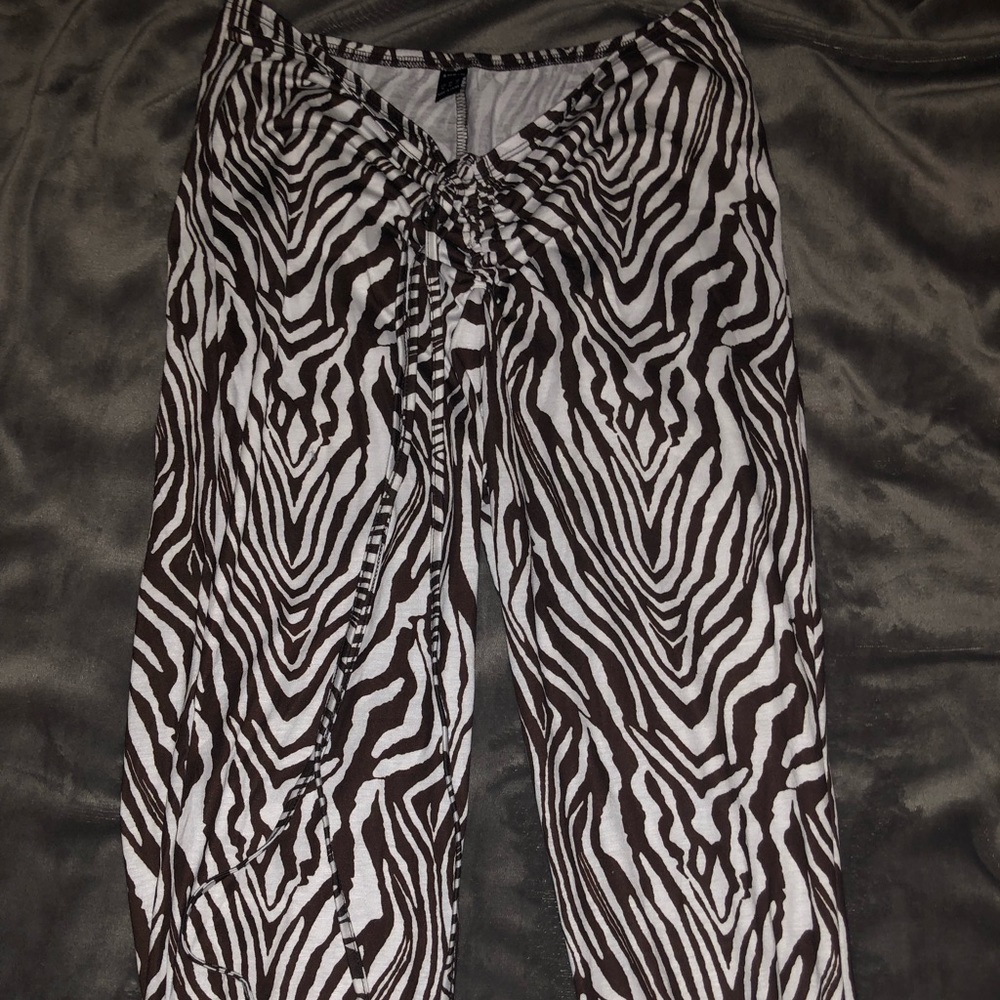 Crisscross Tieback Zebra Pants